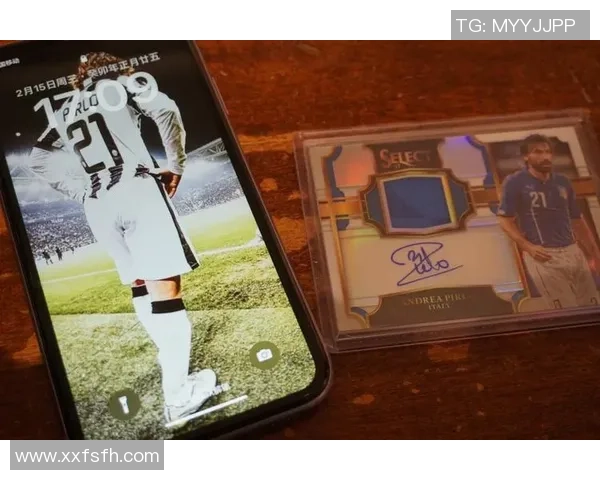 足球球星卡市场火热 一张卡片价值几百元引发收藏热潮